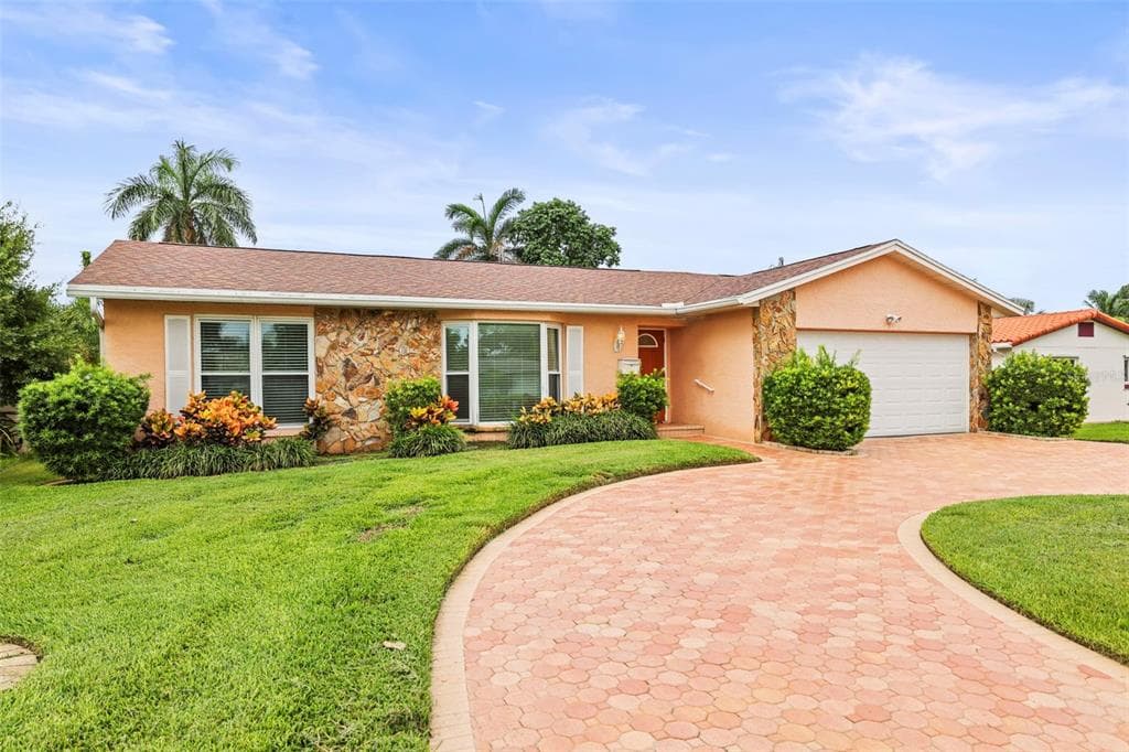 1112 40TH AVE NE ST PETERSBURG, FL 33703