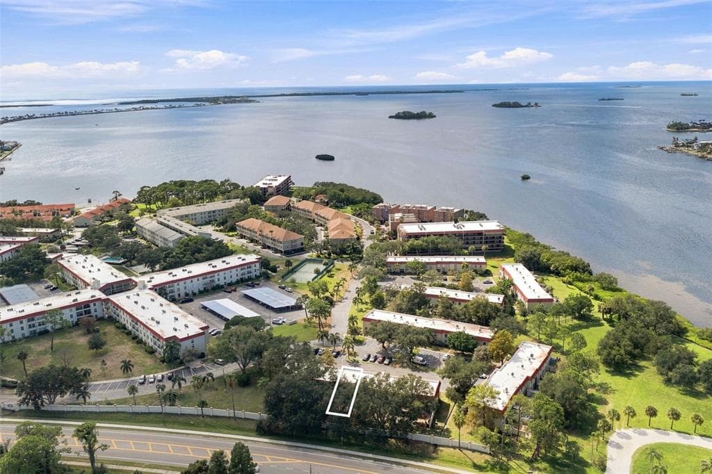 2700 BAYSHORE BOULEVARD UNIT 592 DUNEDIN, FL 34698