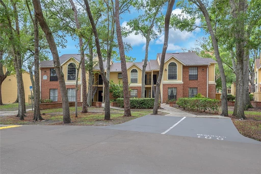 8643 MALLARD RESERVE DRIVE UNIT 202 TAMPA, FL 33614