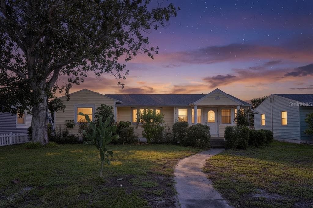 718 40TH AVENUE NE ST PETERSBURG, FL 33703