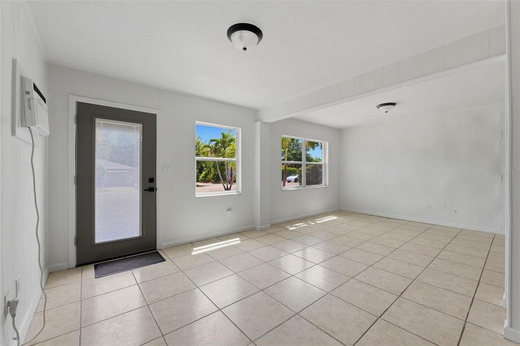 3030 1/2 5TH STREET N ST PETERSBURG, FL 33704