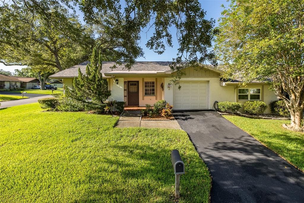 2207 MARSHALL DRIVE DUNEDIN, FL 34698