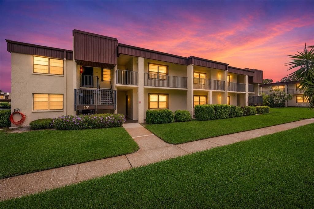 2400 WINDING CREEK BOULEVARD UNIT 17-203 CLEARWATER, FL 33761
