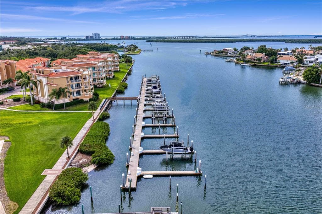 43 BAYVIEW COURT S UNIT A ST PETERSBURG, FL 33711