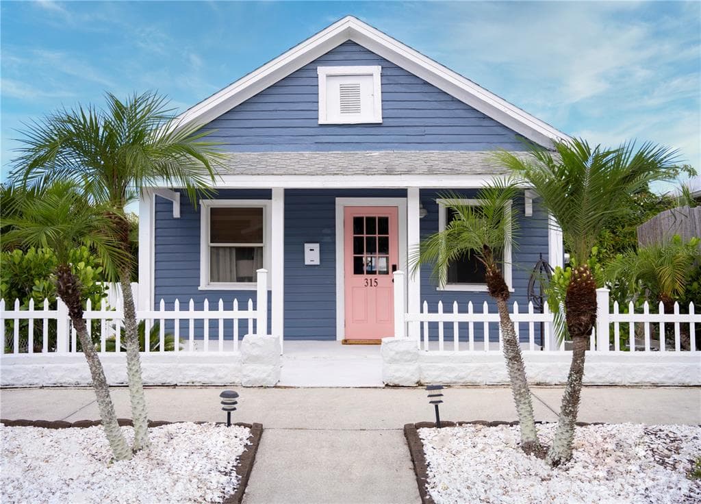 315 HOPE STREET TARPON SPRINGS, FL 34689