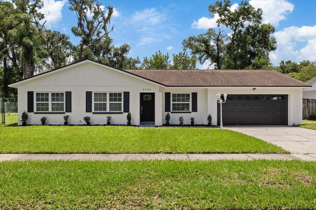 2928 FOREST CIRCLE