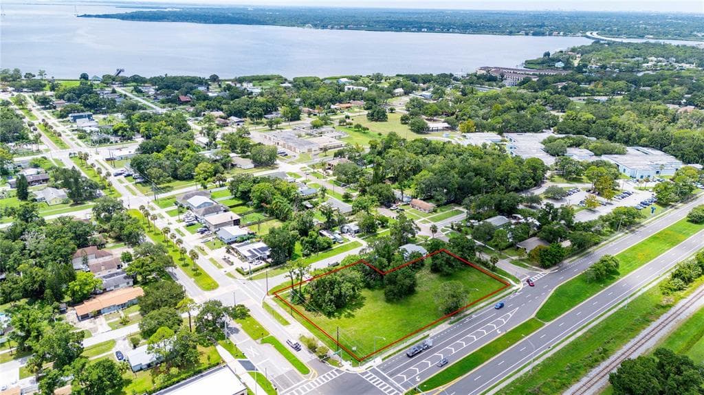205 CHESTNUT STREET OLDSMAR, FL 34677