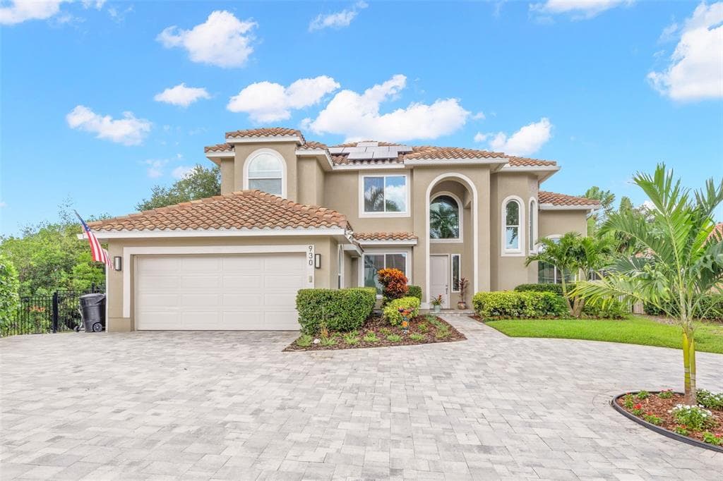 930 SOUTHERN PINE COURT NE ST PETERSBURG, FL 33703