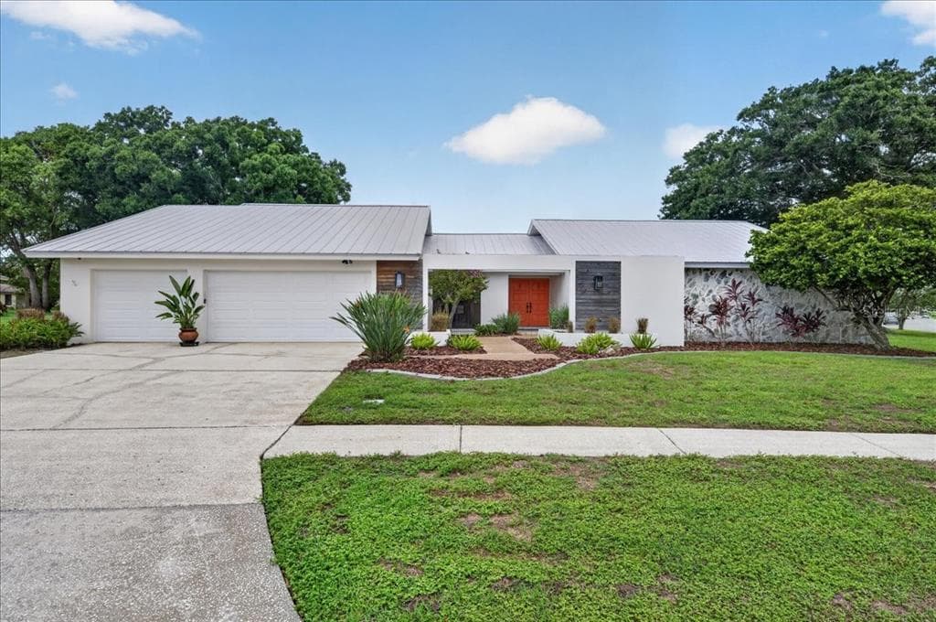 2862 SHADY OAK COURT