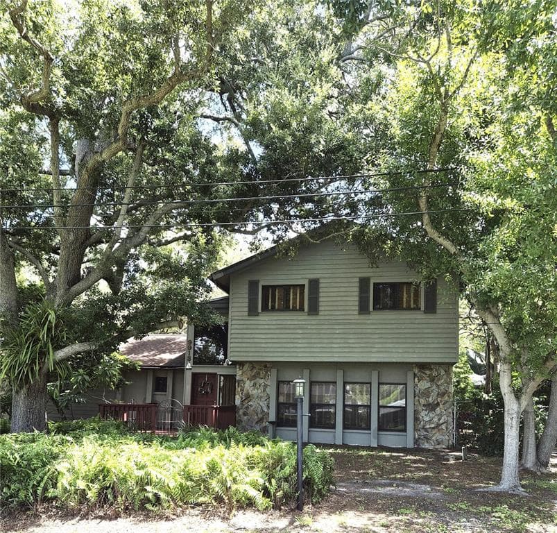 9913 W BAY STREET SEMINOLE, FL 33776