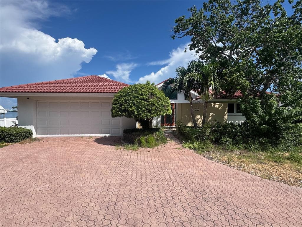 5810 BAHAMA WAY S ST PETE BEACH, FL 33706