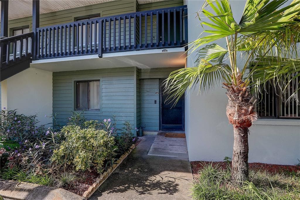 3708 GREENERY COURT UNIT 108 TAMPA, FL 33618