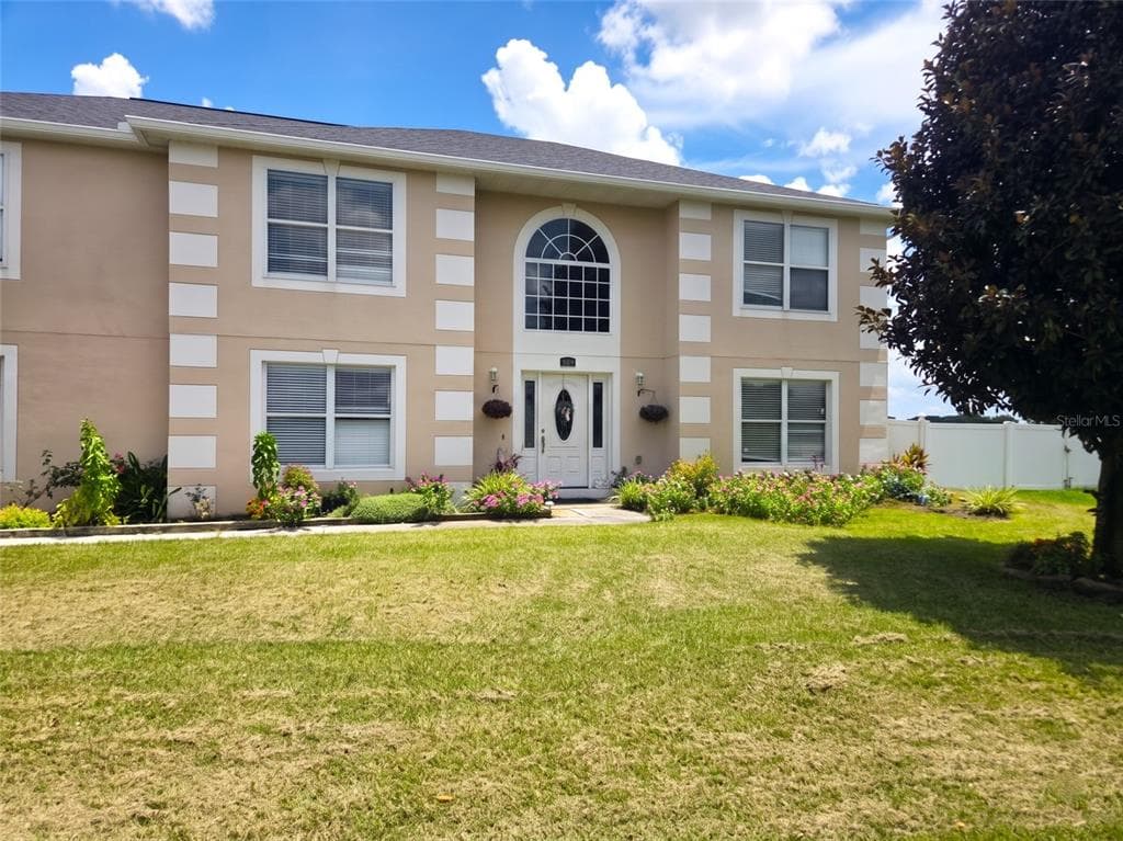 321 LAKE HILLS LANE EAGLE LAKE, FL 33839
