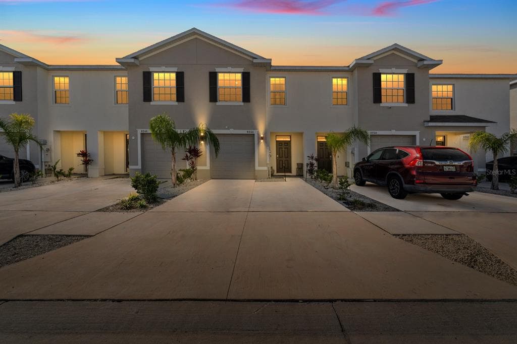 9248 ROCK HARBOUR WAY TAMPA, FL 33637