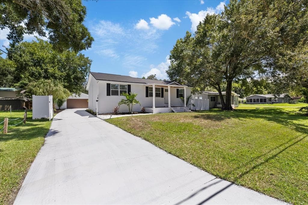 6403 ELLIOT DRIVE TAMPA, FL 33615