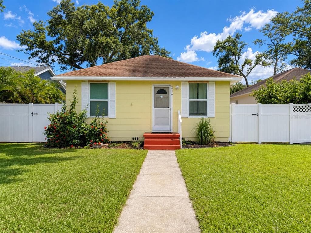 217 50TH TER N ST PETERSBURG, FL 33703
