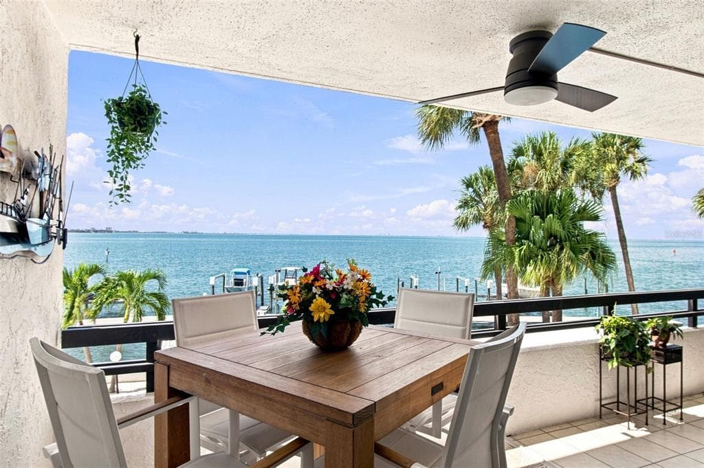 5700 MARINER STREET UNIT 204W TAMPA, FL 33609