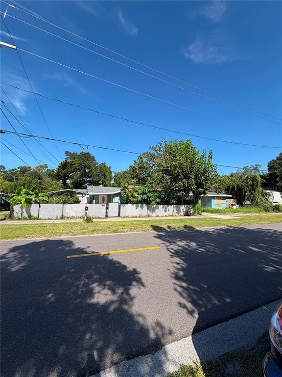 8904 N 20TH STREET TAMPA, FL 33604