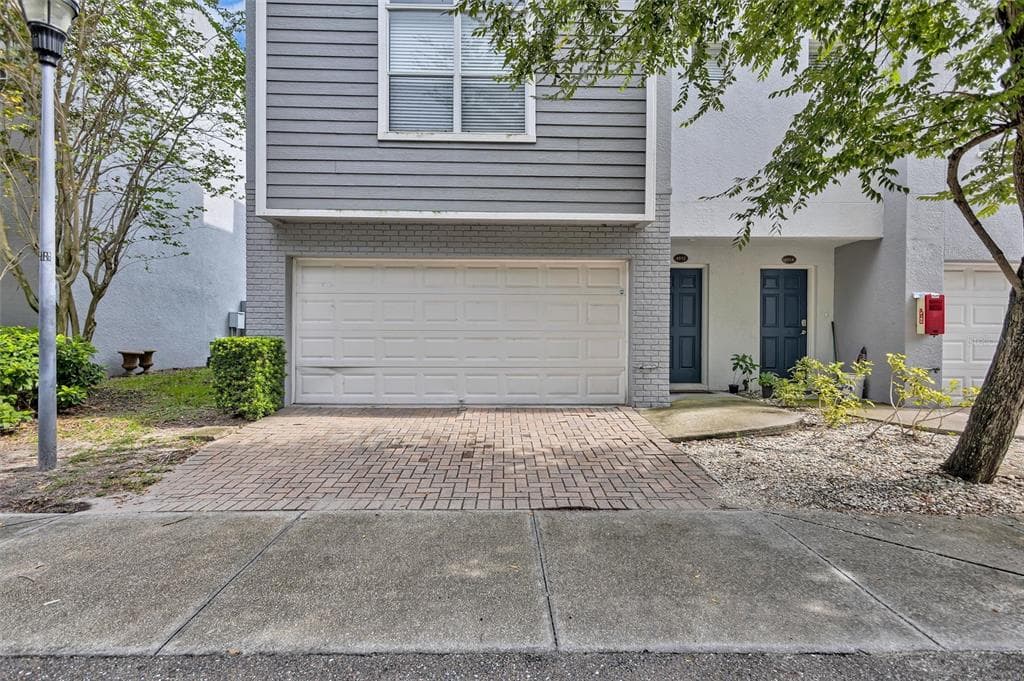 4512 BAY SPRING COURT