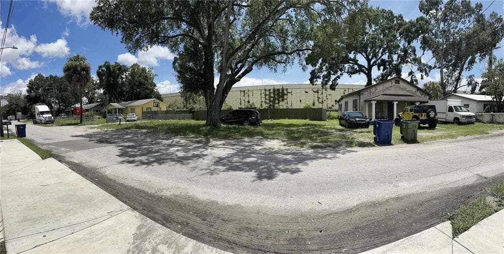 3911 E 15TH AVENUE TAMPA, FL 33605