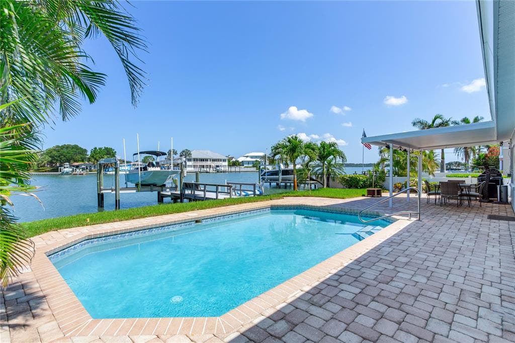 16458 REDINGTON DRIVE REDINGTON BEACH, FL 33708