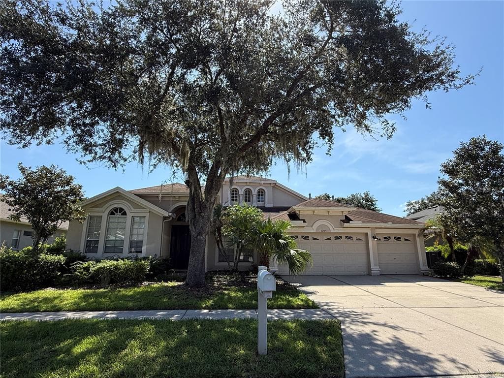 1754 FIRCREST CT WESLEY CHAPEL, FL 33543