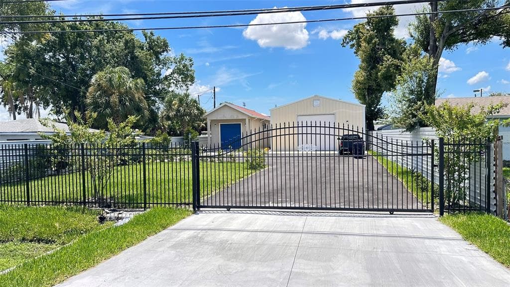 3916 W ALVA STREET TAMPA, FL 33614