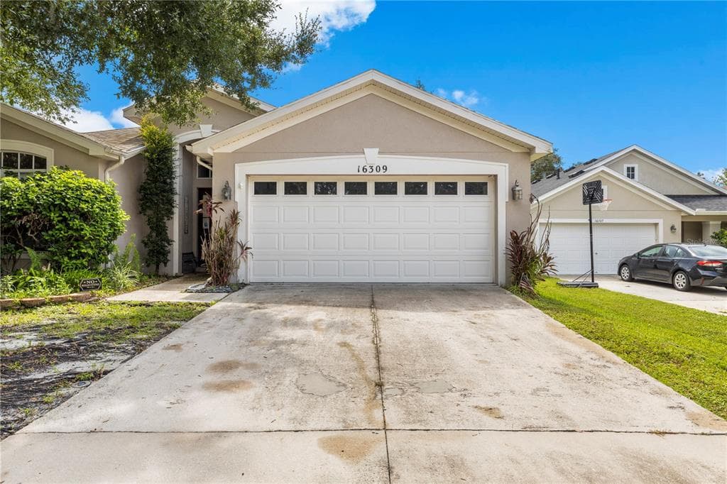 16309 BRIDGEGLADE LANE LITHIA, FL 33547