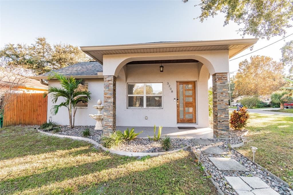 3208 W NAPOLEON AVENUE TAMPA, FL 33611