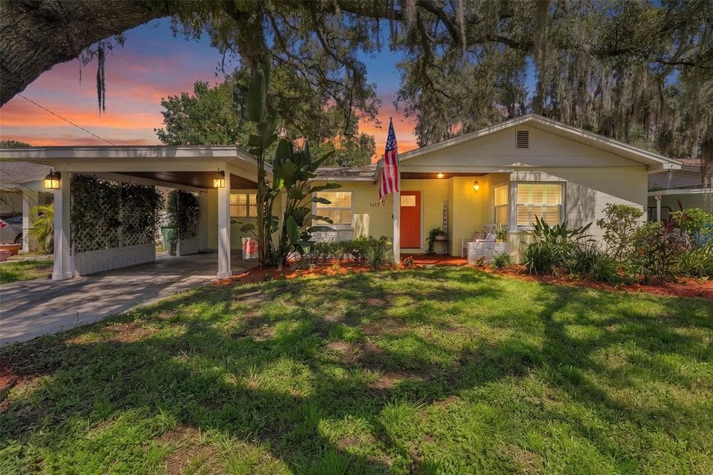 1317 DIVOT LANE TAMPA, FL 33612