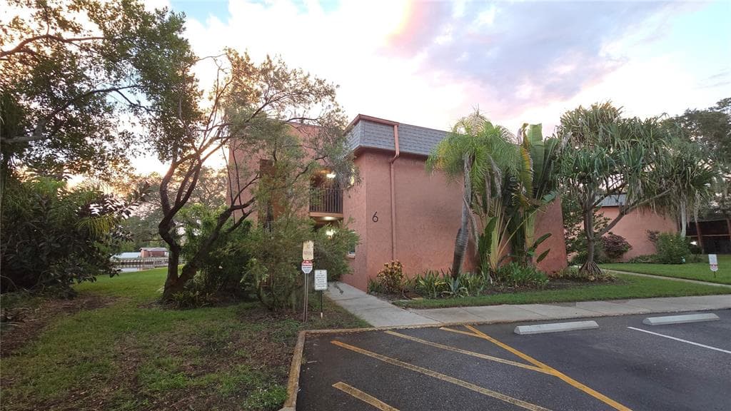 4805 ALT 19 UNIT 624 PALM HARBOR, FL 34683