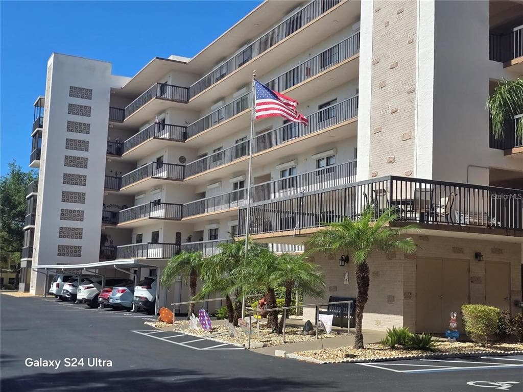 8186 TERRACE GARDEN DRIVE N UNIT 409 ST PETERSBURG, FL 33709