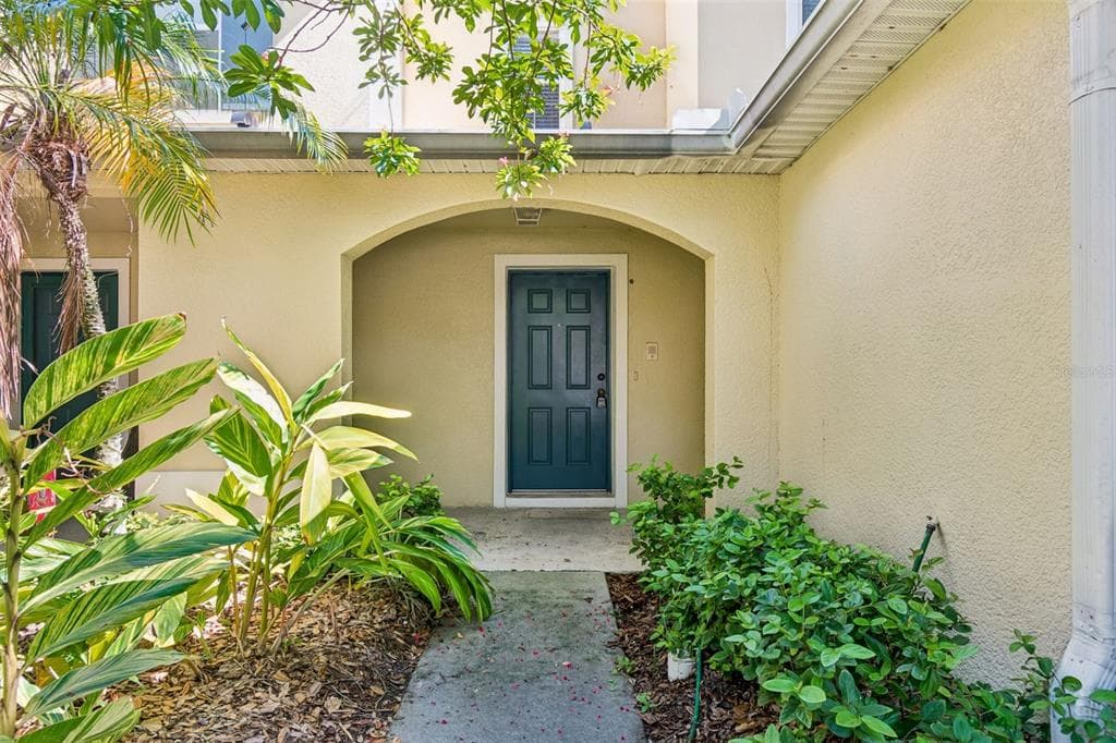 10818 GREAT CARLISLE COURT RIVERVIEW, FL 33578