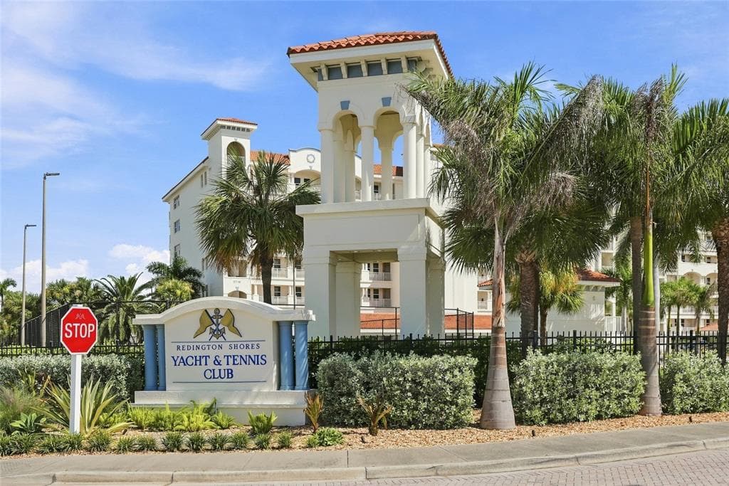 17735 GULF BOULEVARD UNIT 204 REDINGTON SHORES, FL 33708