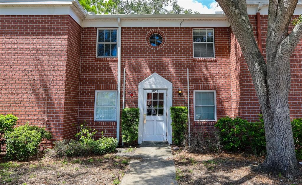 1061 85TH TERRACE N UNIT C ST PETERSBURG, FL 33702