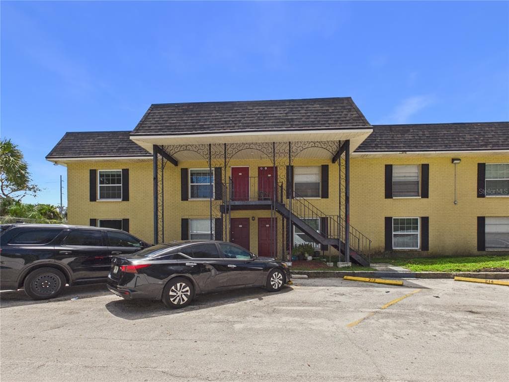 2800 E 113TH AVENUE UNIT 213 TAMPA, FL 33612