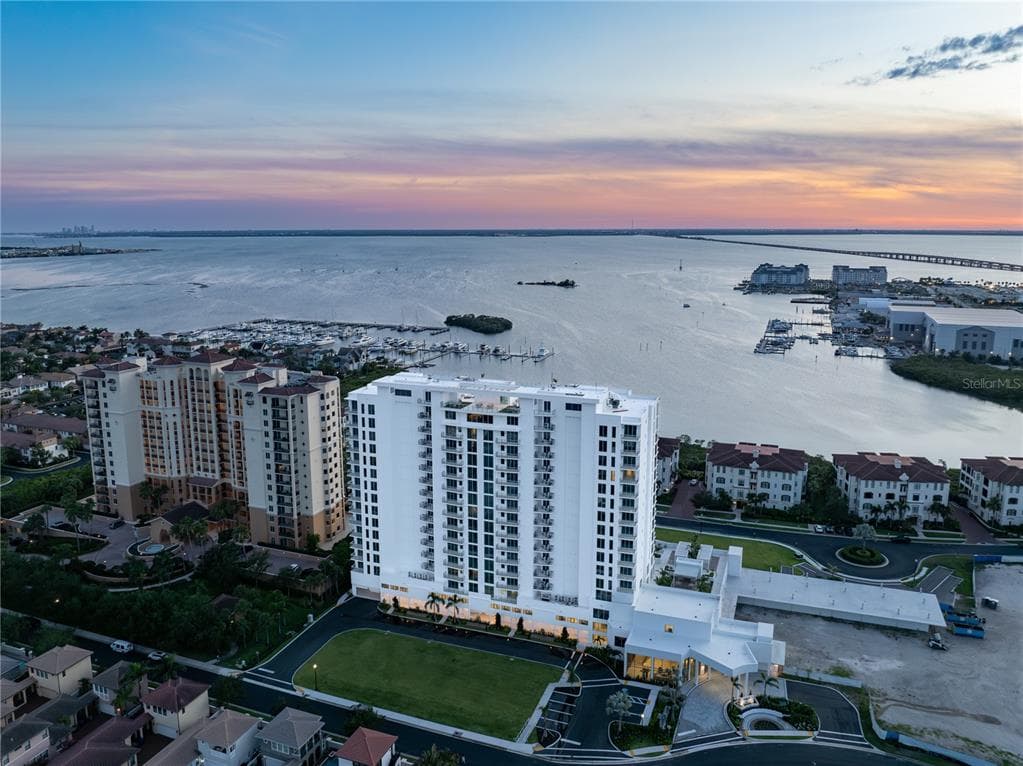 5713 BOWEN DANIEL DRIVE UNIT 1402 TAMPA, FL 33616