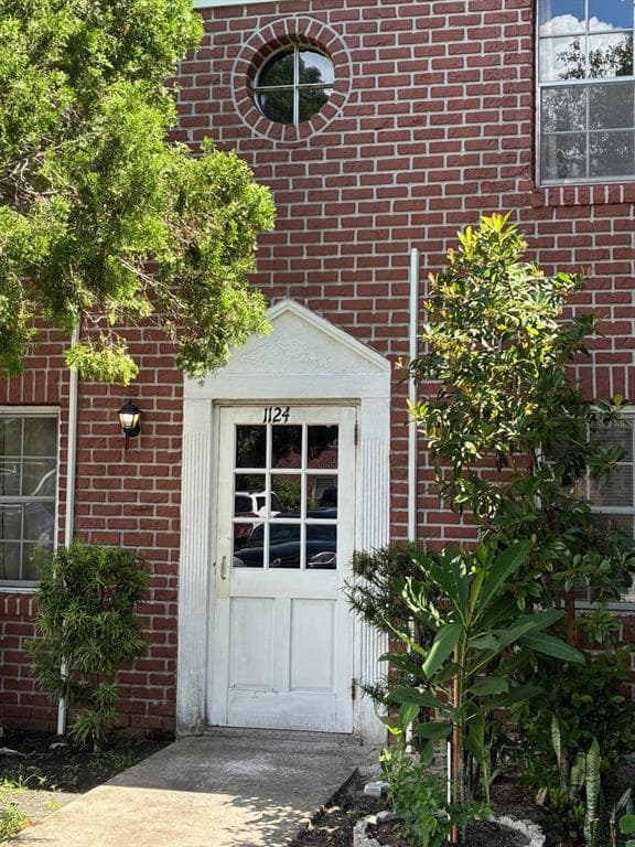 1124 85TH TERRACE N UNIT D ST PETERSBURG, FL 33702