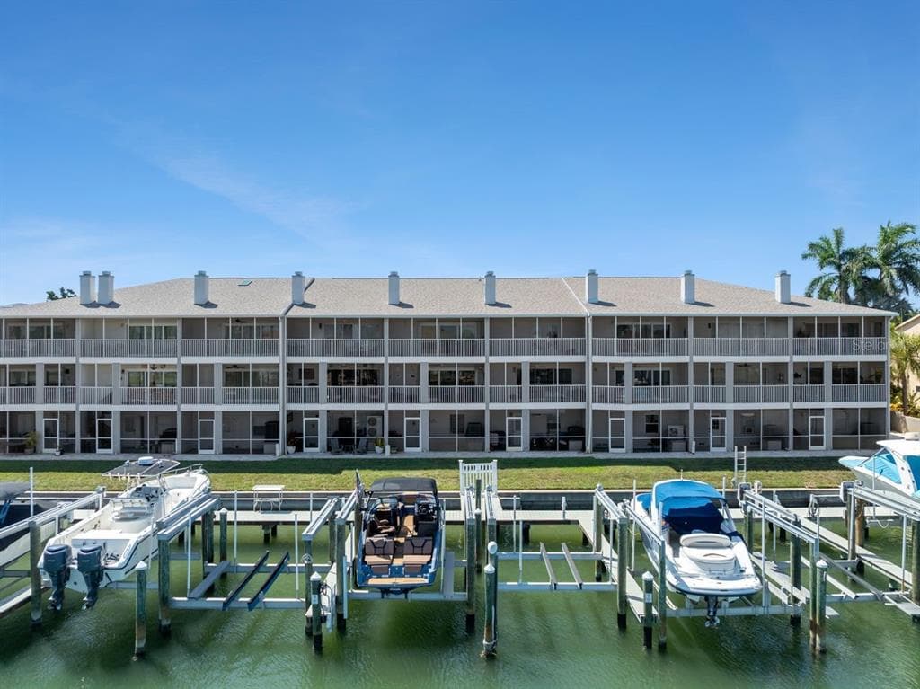 521 PINELLAS BAYWAY S UNIT 105 TIERRA VERDE, FL 33715