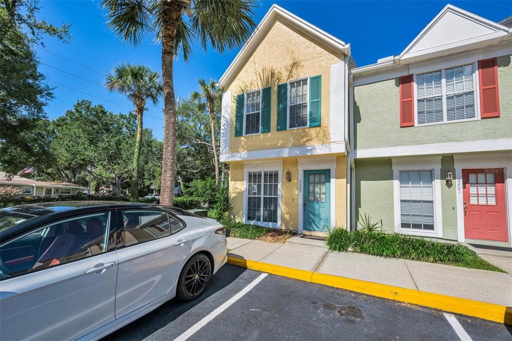 3403 W WYOMING CIRCLE UNIT 3403 TAMPA, FL 33611