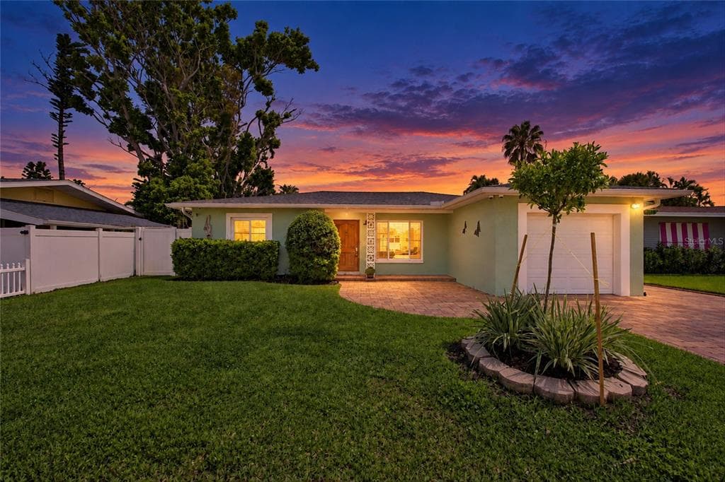 1424 COREY WAY S SOUTH PASADENA, FL 33707