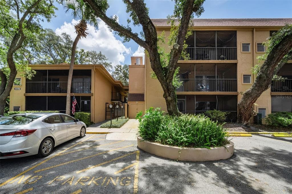 4411 SHADY TERRACE LANE UNIT 115 TAMPA, FL 33613