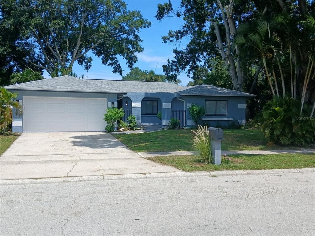 12033 KAY DRIVE SEMINOLE, FL 33772