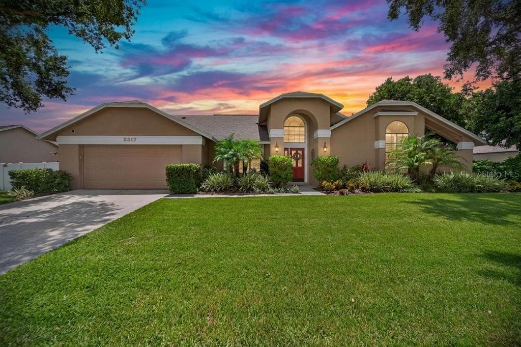 2317 EAGLE BLUFF DRIVE VALRICO, FL 33596