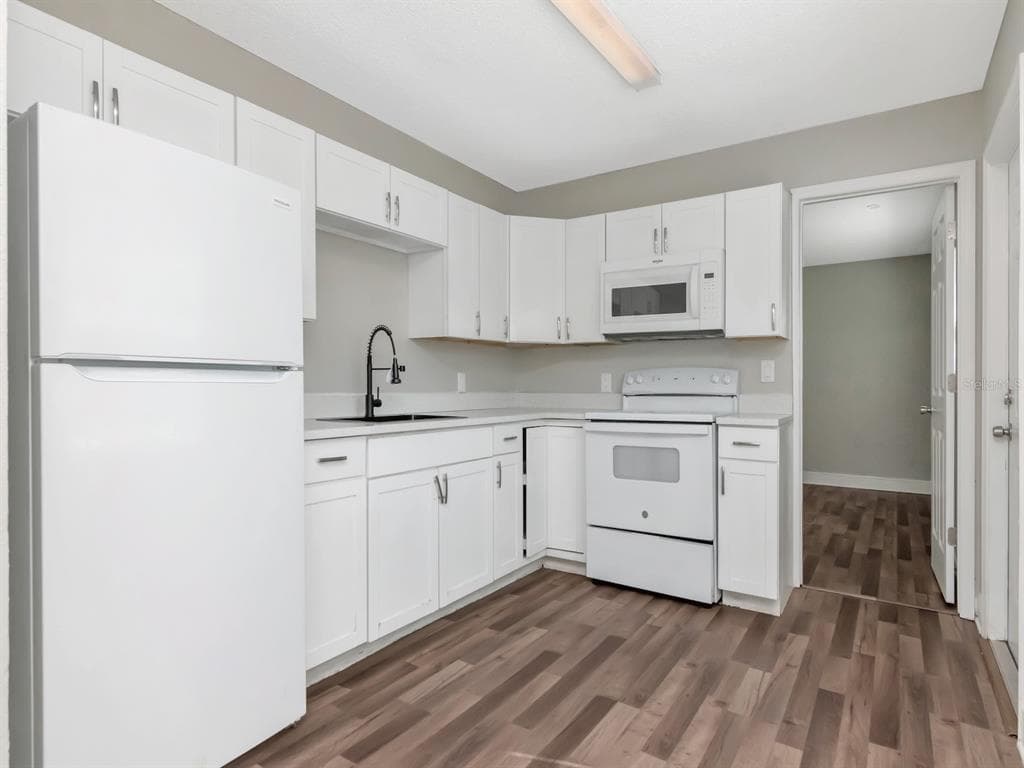 1209 62ND AVENUE E BRADENTON, FL 34203