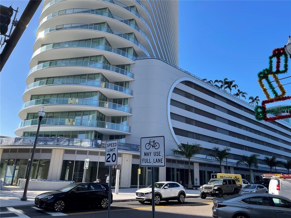 400 CENTRAL AVENUE UNIT 2708 ST PETERSBURG, FL 33701