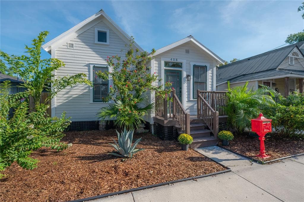 408 E AMELIA AVENUE