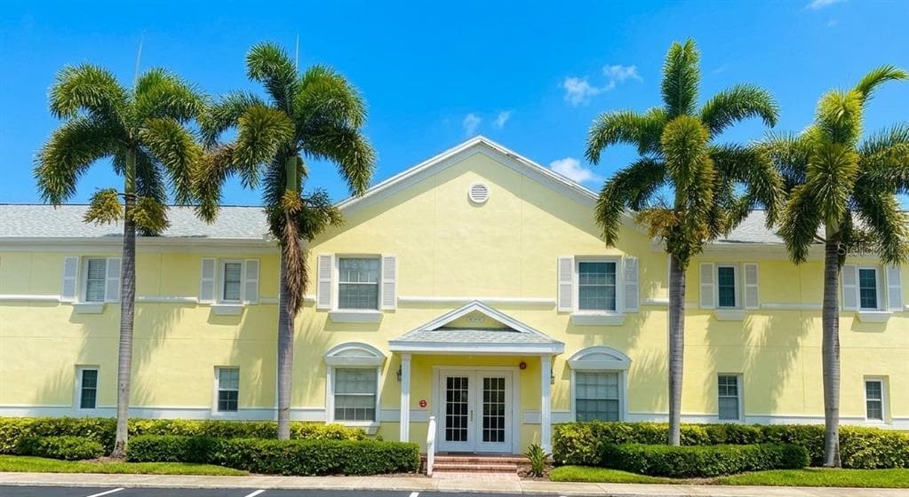 4728 BEACH UNIT C ST PETERSBURG, FL 33705