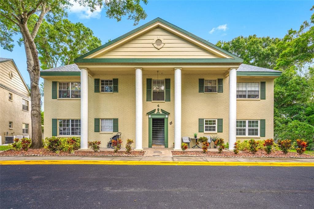 131 N MERCURY AVENUE UNIT 131 CLEARWATER, FL 33765