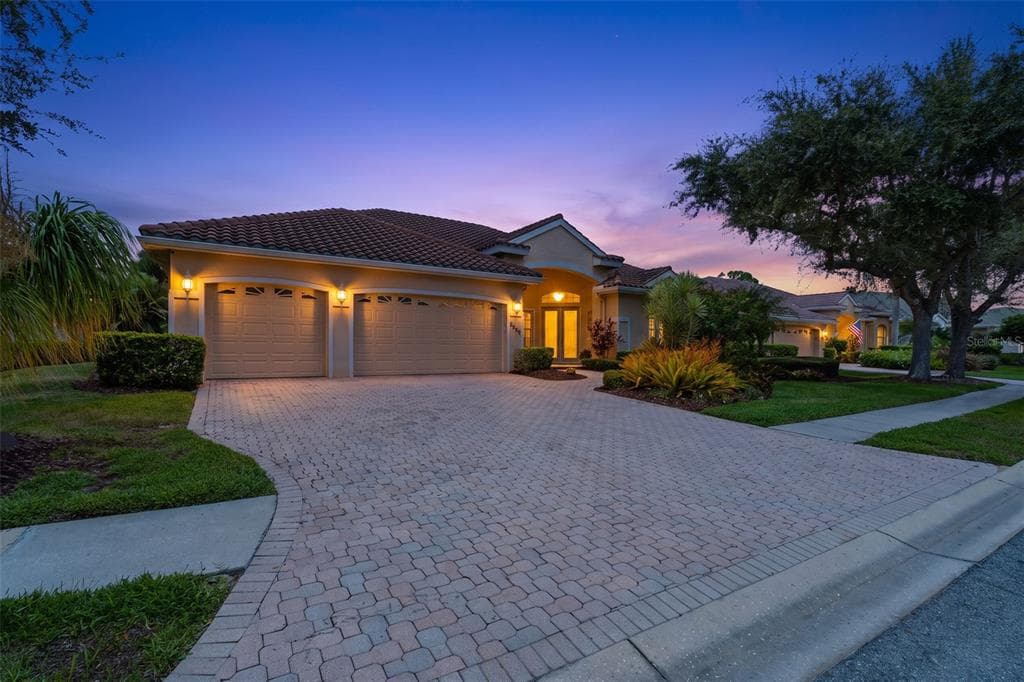 6803 COYOTE RIDGE COURT BRADENTON, FL 34201